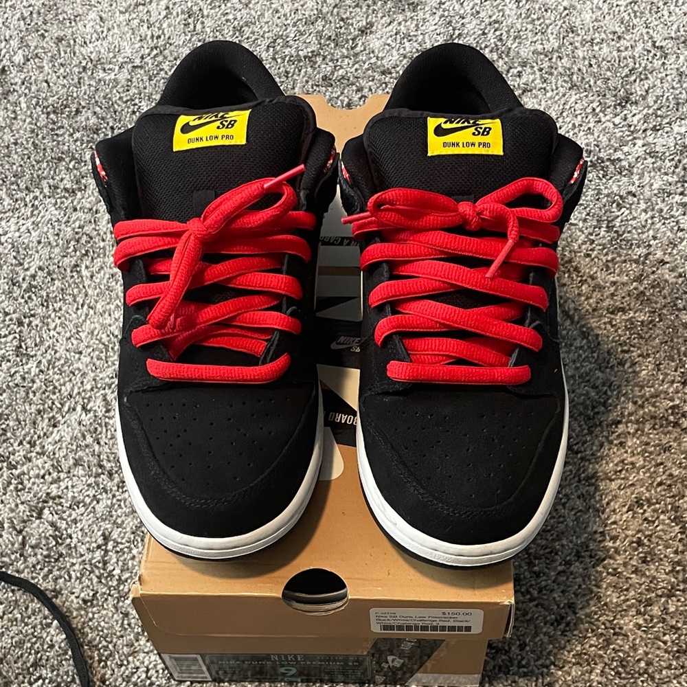 Nike SB Dunk Low Pro Black Red Sneakers Men Size 9